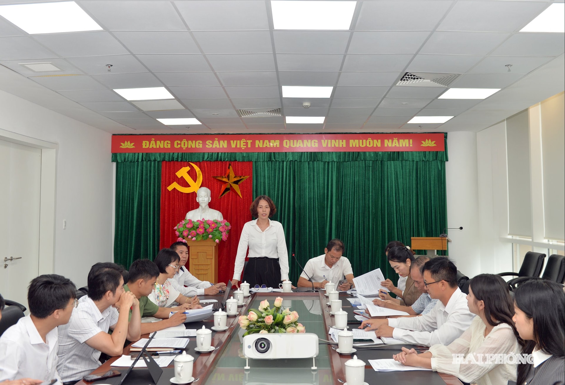 Đồng chí Phạm Thị Tô Trang, Phó giám đốc Sở Văn hóa, Thể thao và Du lịch, Trưởng Ban tổ chức giải phát biểu tại cuộc làm việc