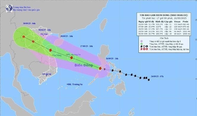 Hướng di chuyển của bão Bualoi lúc 17h ngày 26/9. (Ảnh: TTXVN phát)