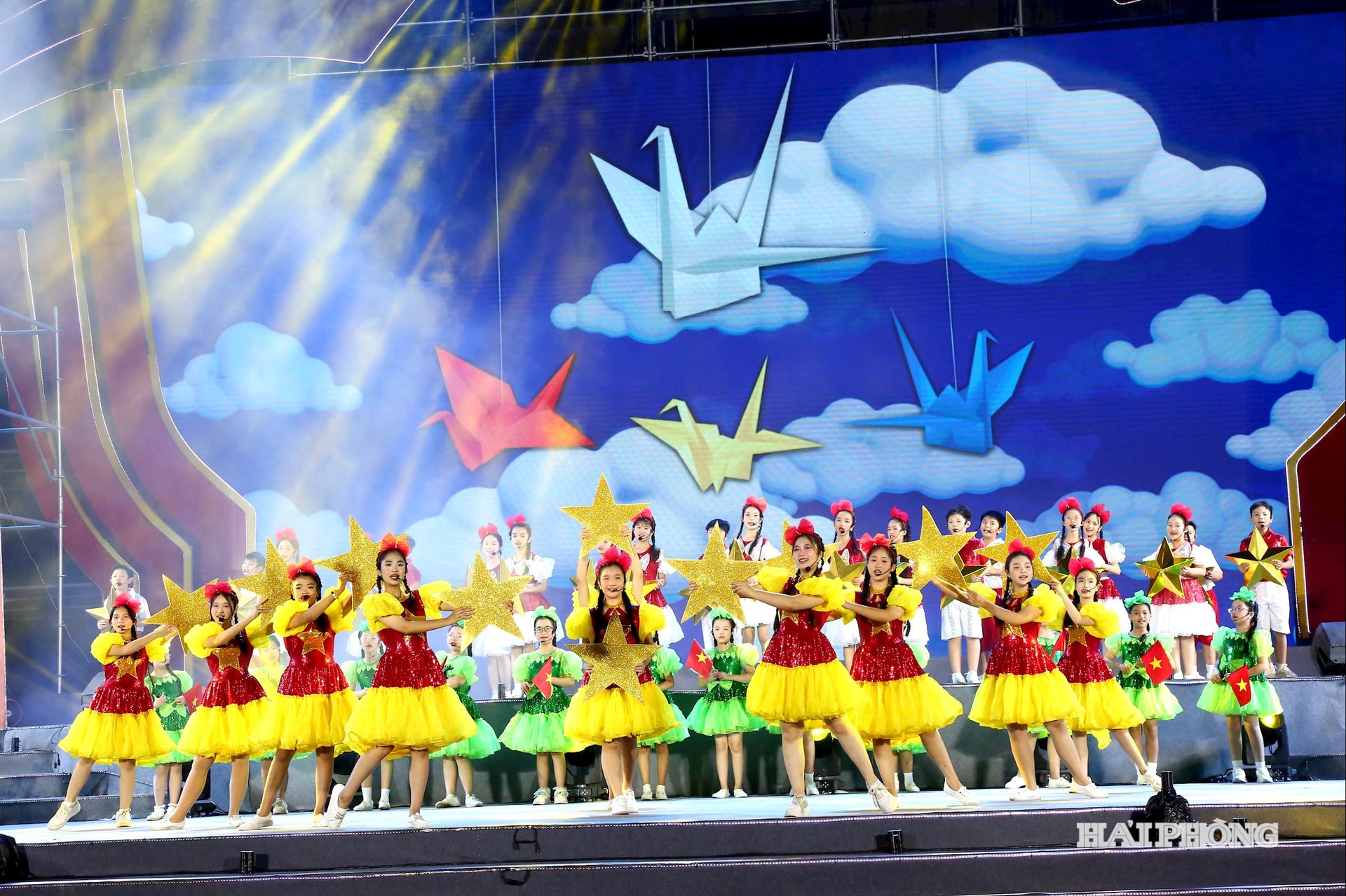 Chao-mung-dh9.jpg