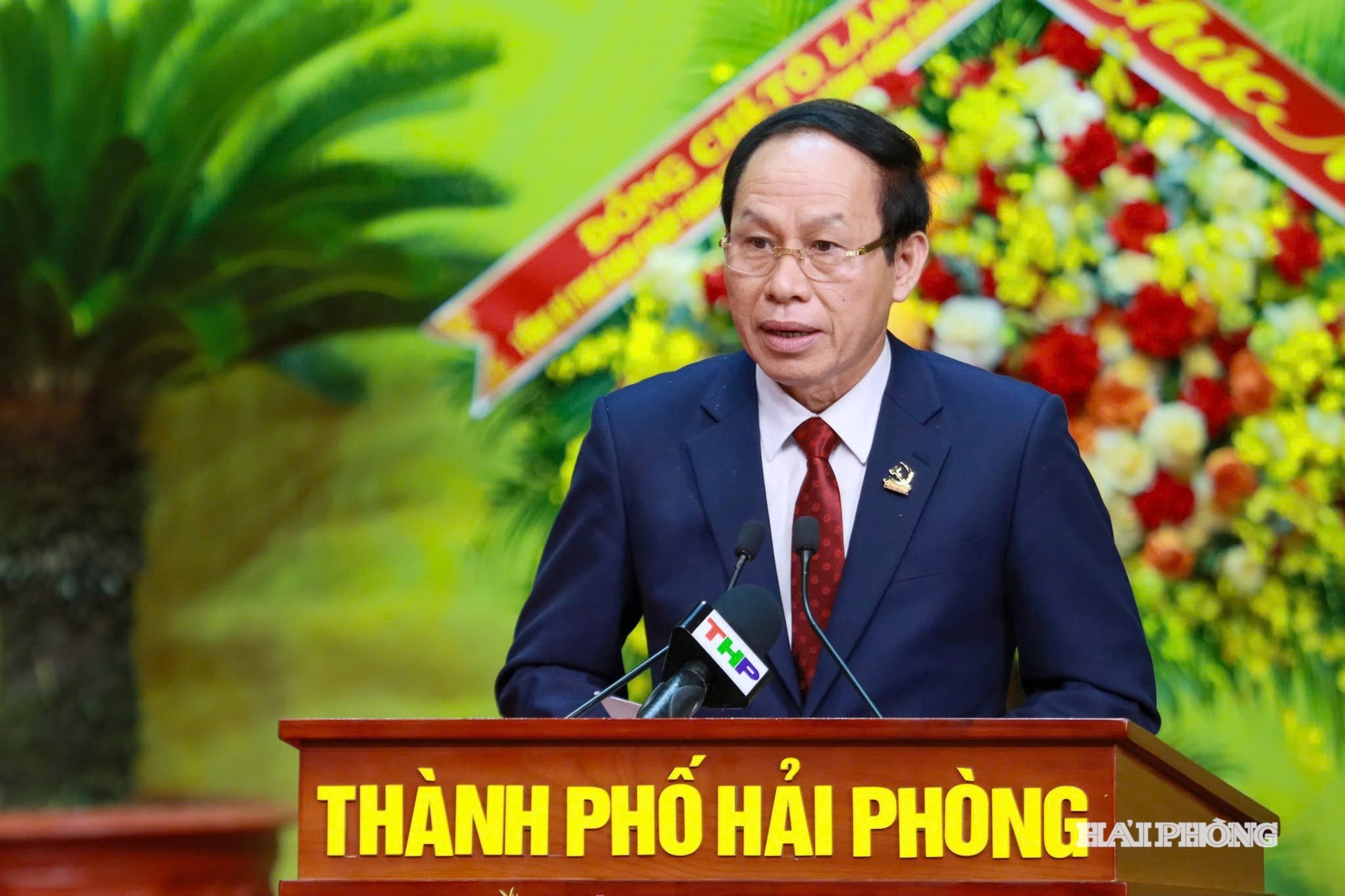 Đồng chí Bí thư Thành ủy Lê Tiến Châu kêu gọi toàn thể cán bộ, đảng viên, lực lượng vũ trang và các tầng lớp Nhân dân nêu cao tinh thần đoàn kết, ý chí quyết tâm, chung sức đồng lòng, đưa Nghị quyết Đại hội Đảng bộ thành phố lần thứ I vào cuộc sống.