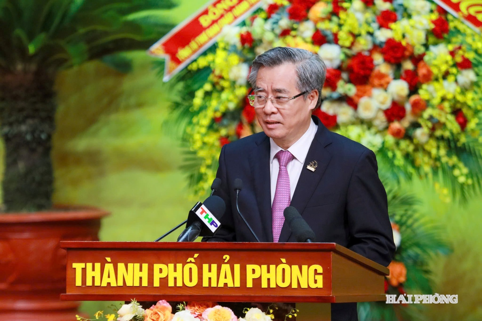 ồng chí Nguyễn Quang Dương, Ủy viên Trung ương Đảng, Phó Trưởng Ban Tổ chức Trung ương công bố quyết định của Bộ Chính trị chỉ định Ban Chấp hành, Ban Thường vụ, Bí thư, Phó Bí thư Thành ủy Hải Phòng nhiệm kỳ 2025-2030.
