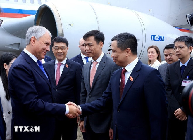 ttxvn-chu-tich-duma-nga-tham-viet-nam-2.jpg