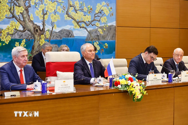 Chủ tịch Duma Quốc gia Quốc hội Liên bang Nga Vyacheslav Volodin và đoàn Liên bang Nga tại cuộc hội đàm với Chủ tịch Quốc hội Trần Thanh Mẫn. (Ảnh: Doãn Tấn/TTXVN) ttxvn-chu-tich-quoc-hoi-don-hoi-dam-voi-chu-tich-duma-quoc-gia-nga-9.jpg
