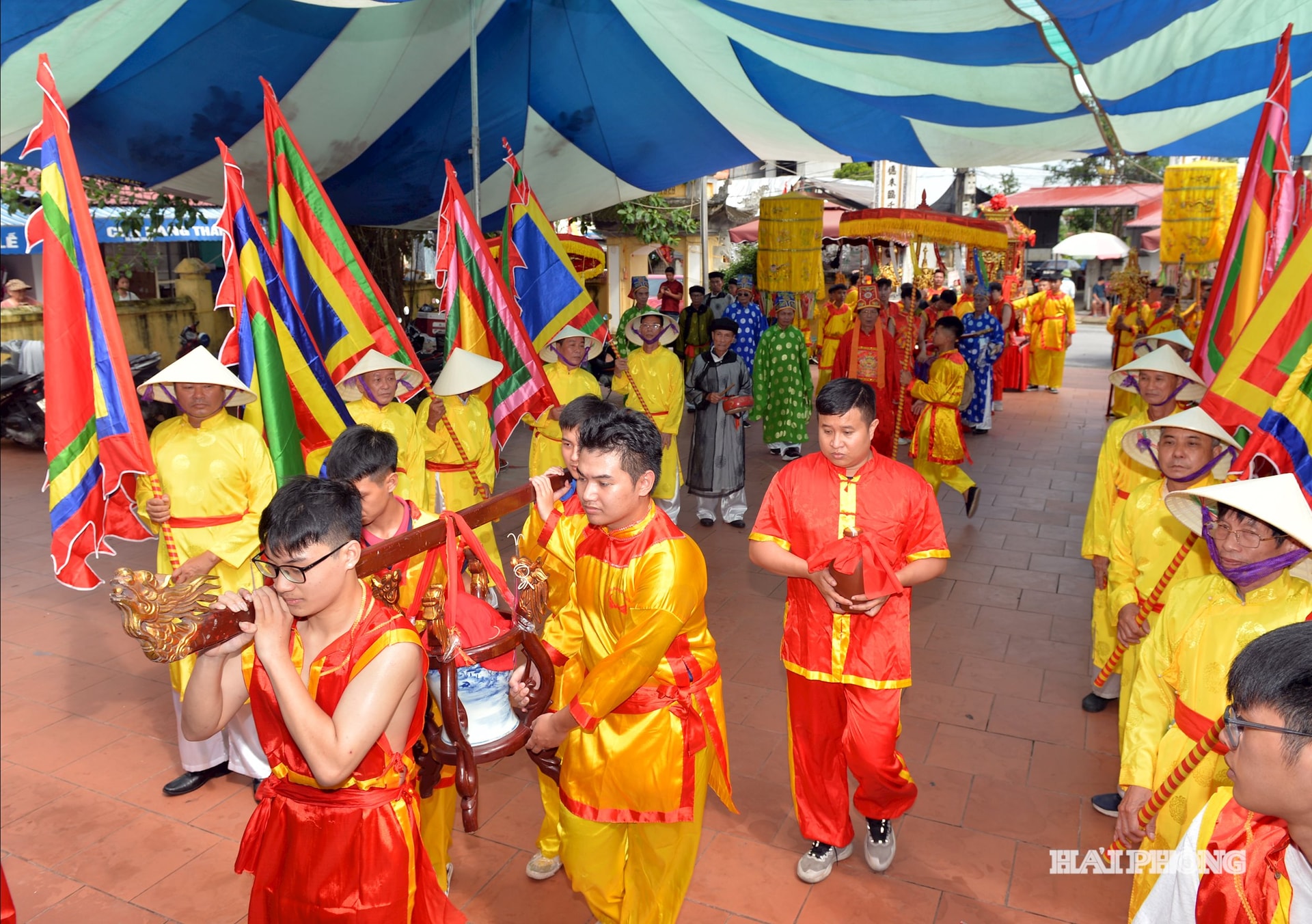 ruoc-nuoc-hoi-choi-trau.jpg