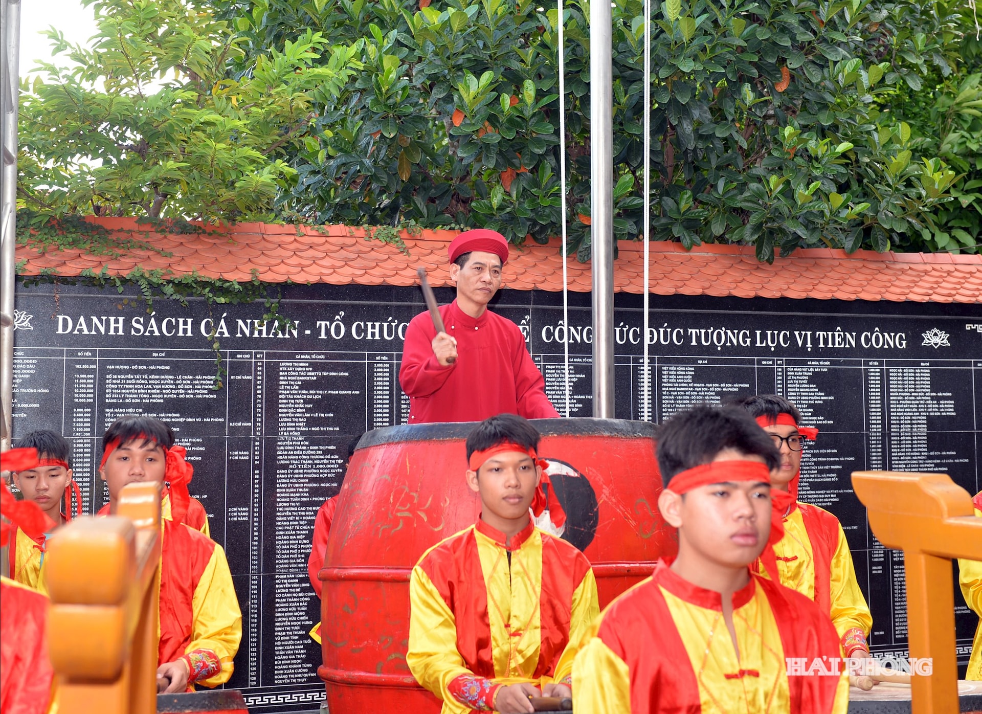 Ban tổ chức Lễ hội chọi trâu truyền thống Đồ Sơn năm 2025 đánh trống khai mạc lễ rước nước