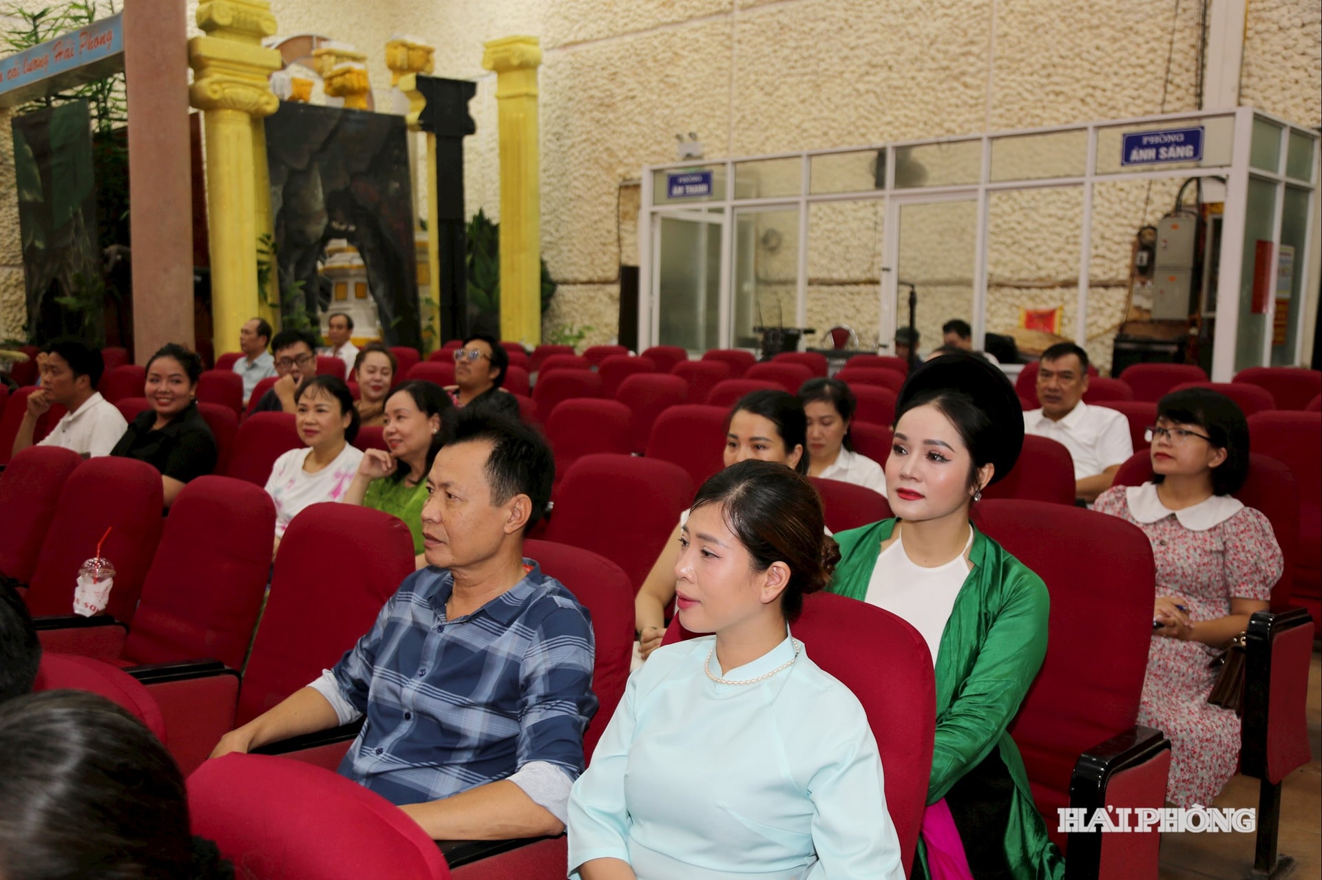 សិល្បករ សិល្បការិនី មកពីមហោស្រពប្រពៃណី បានចូលរួម