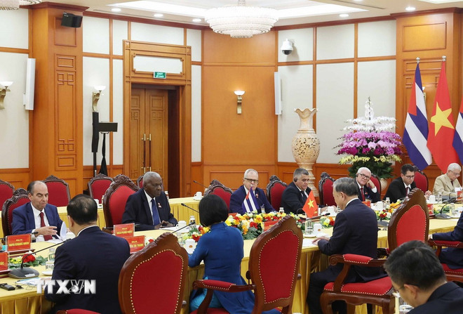 Tổng Bí thư Tô Lâm tiếp Chủ tịch Quốc hội Chính quyền nhân dân và Hội đồng Nhà nước Cuba Esteban Lazo Hernández sang thăm chính thức Việt Nam. (Ảnh: Thống Nhất/TTXVN) ttxvn-0110-tong-bi-thu-viet-nam-cuba-3.jpg