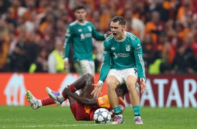 Galatasaray vs Liverpool 경기 장면