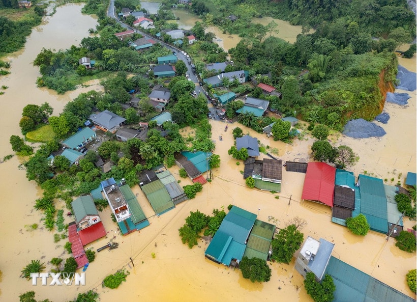 Ngập lụt trên diện rộng ở các phường Hà Giang 1, 2 (Tuyên Quang). (Ảnh: TTXVN phát)