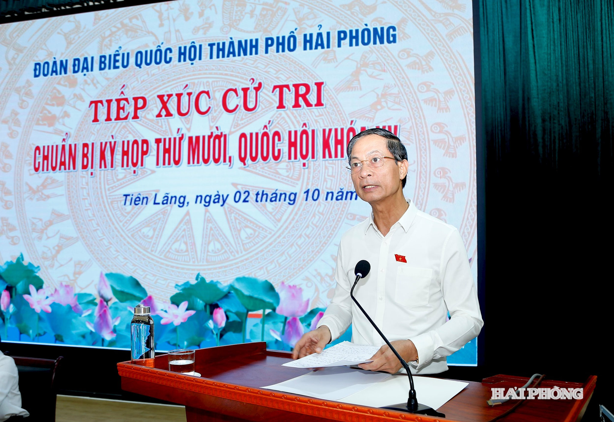 Đồng chí Đỗ Mạnh Hiến, Phó bí thư Thường trực Thành ủy phát biểu tiếp thu và giải trình các ý kiến của cử tri.