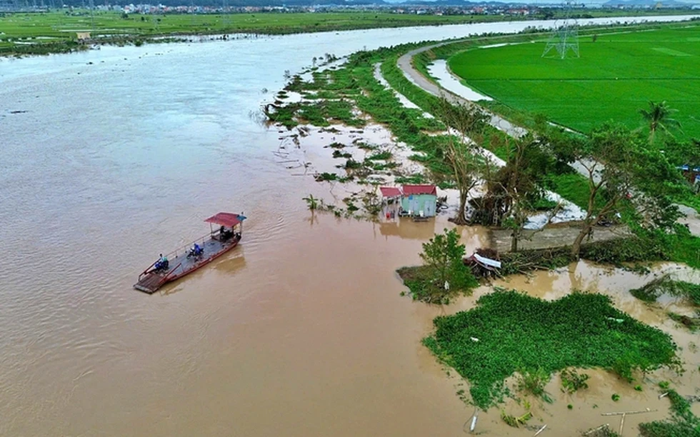 Theo Đài Khí tượng thủy văn Hải Phòng, lũ trên sông Thái Bình, Kinh Thầy đang xuống chậm, trên sông Luộc, sông Văn Úc đang lên chậm.