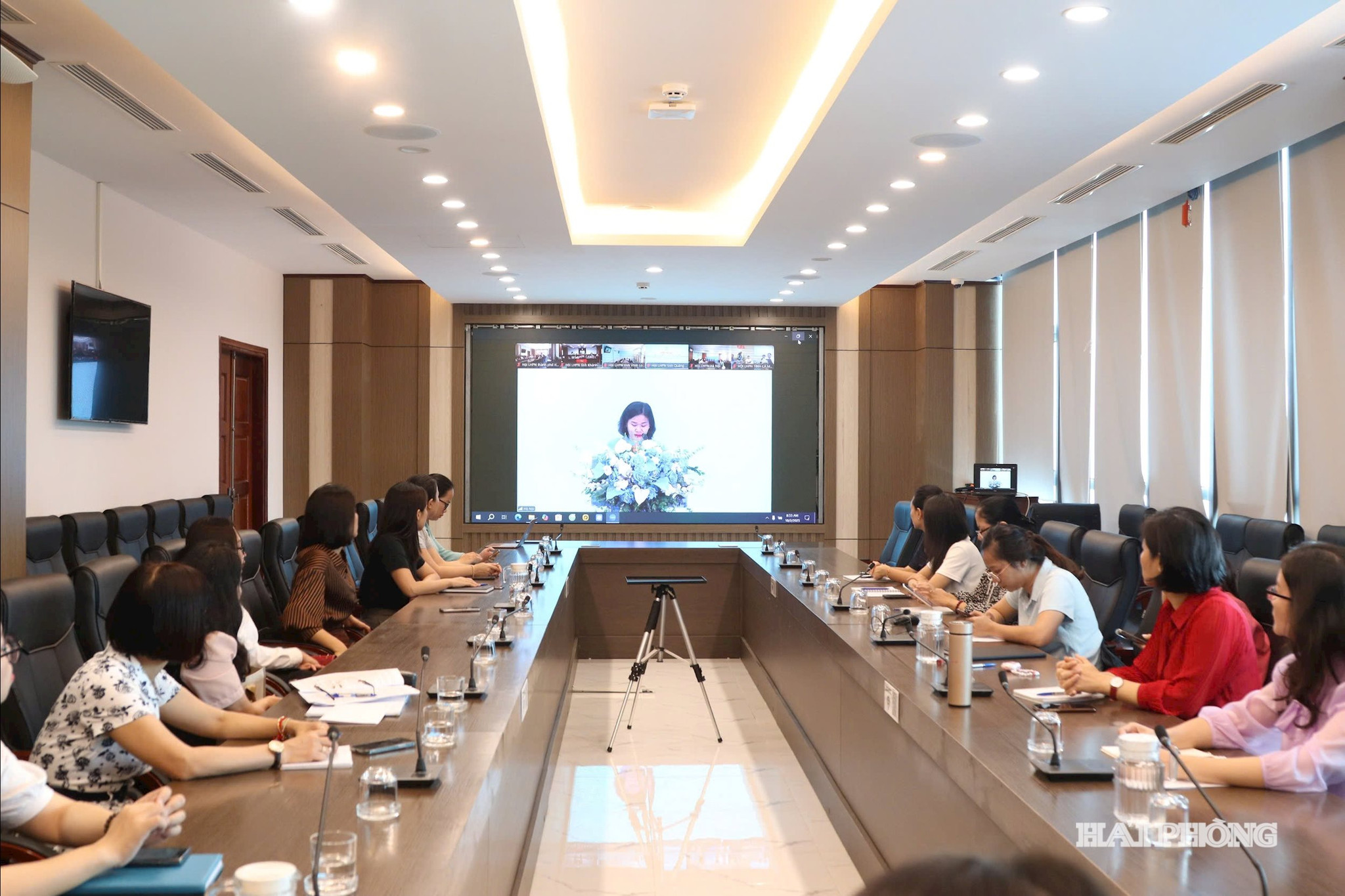 Các đại biểu dự hội nghị.