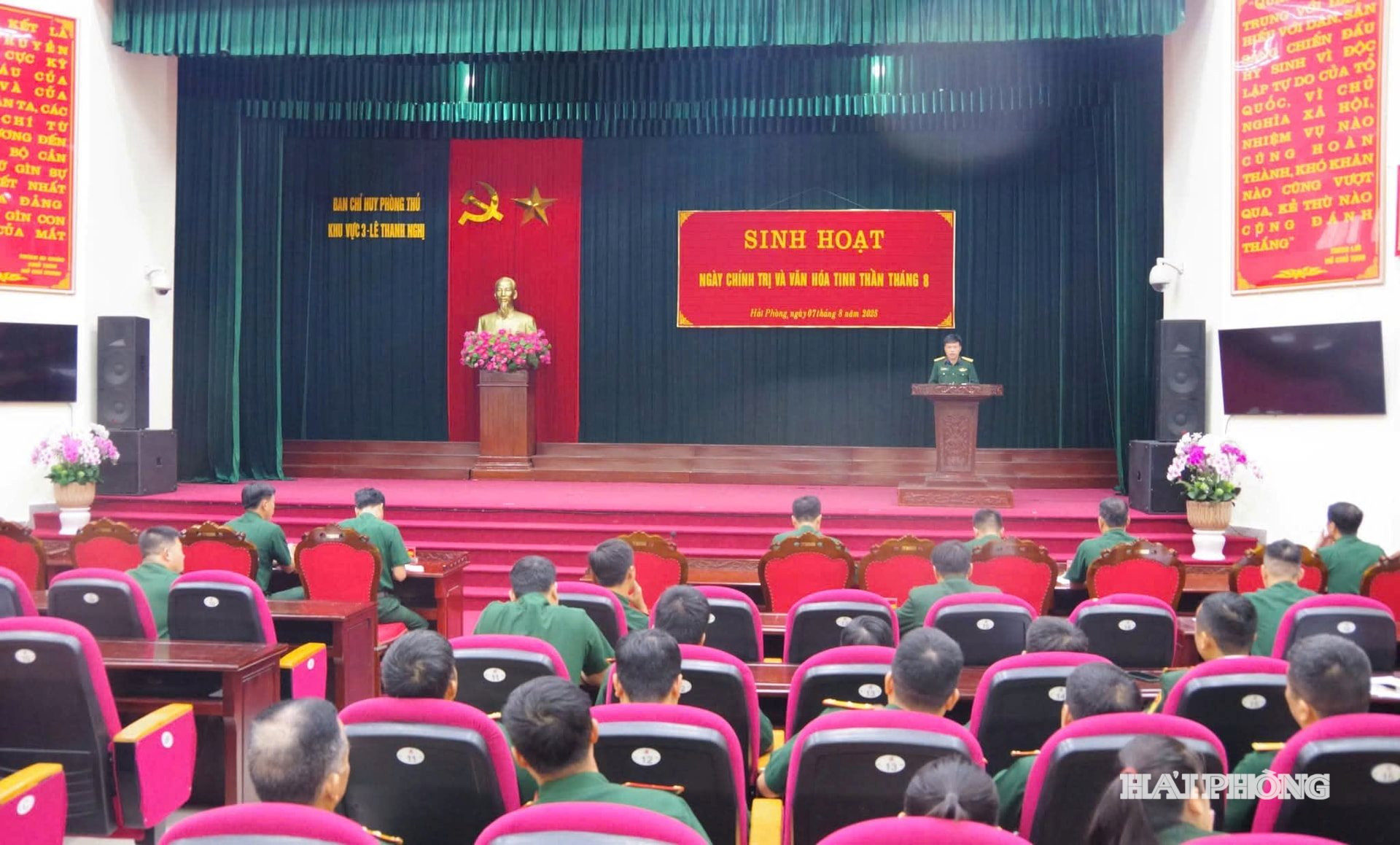 sinh-hoat-chinh-tri.jpg