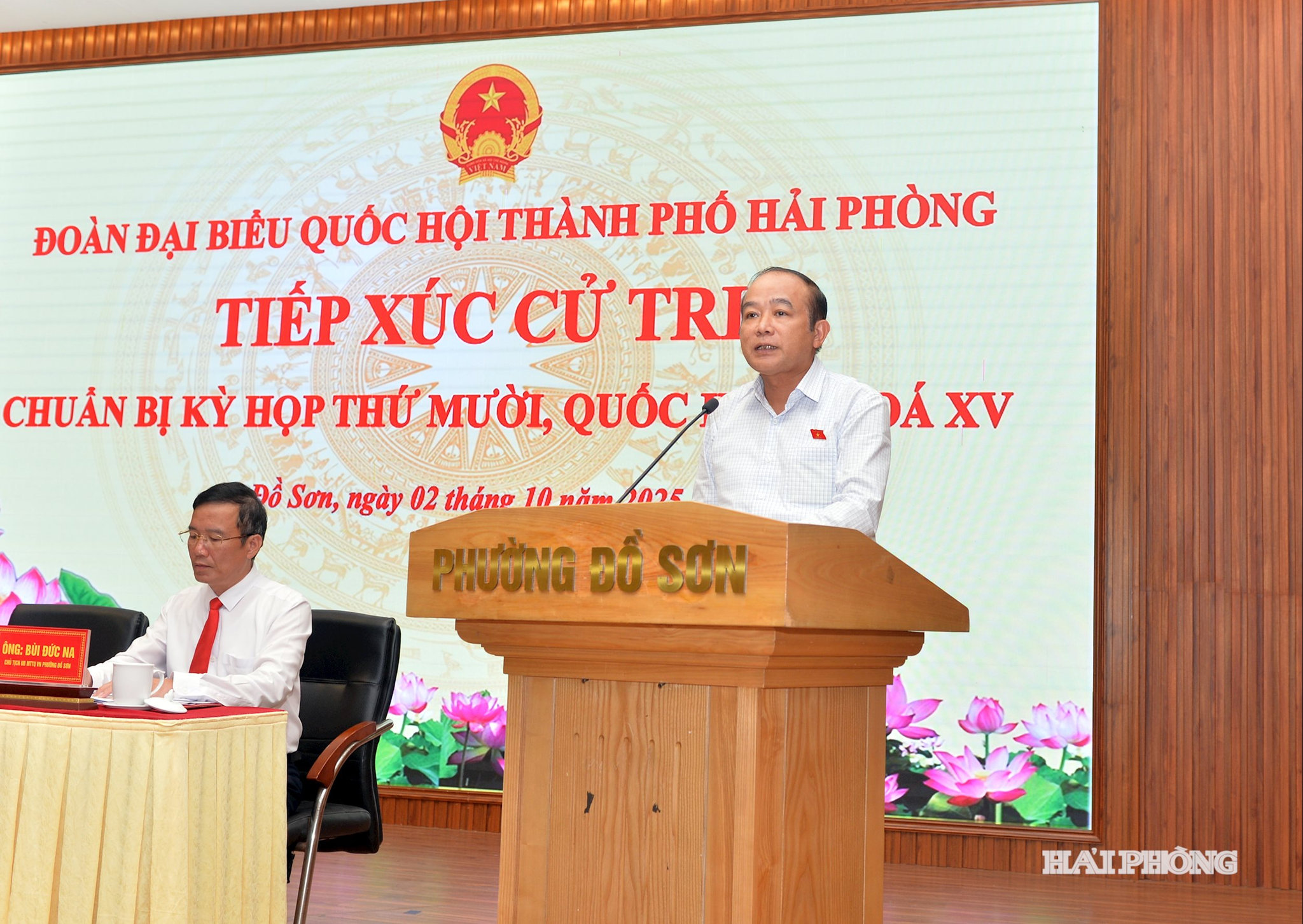 Đại biểu Lã Thanh Tân, Phó trưởng đoàn chuyên trách, Đoàn đại biểu QUốc hội thành phố Hải Phòng phát biểu tiếp thu ý kiến cử tri