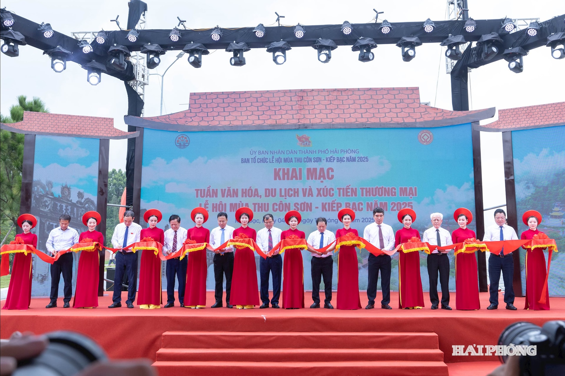 tuan-van-hoa-xuc-tien-1.jpg