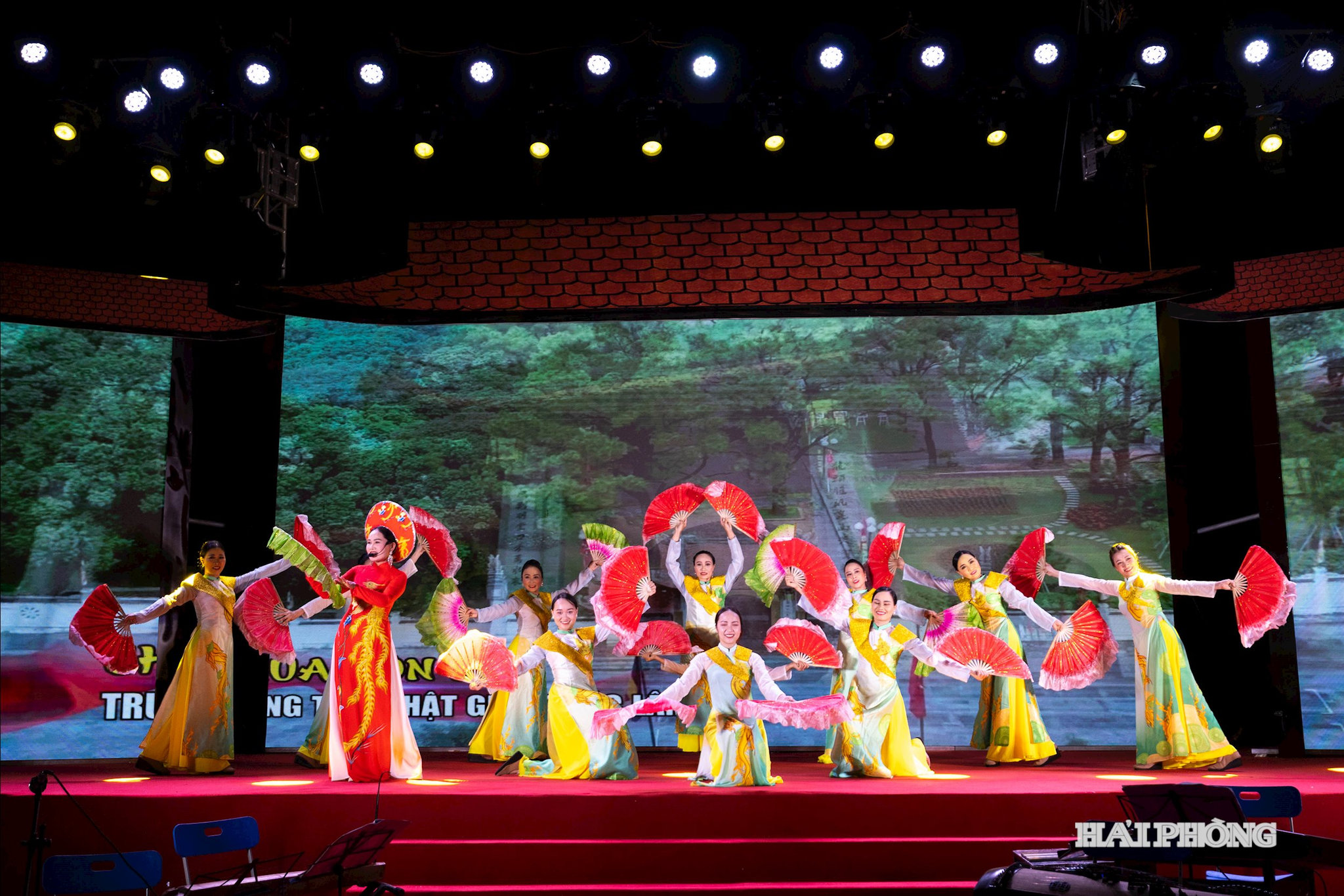 uy-linh-van-kiep-7.jpg