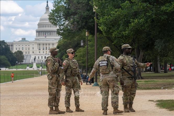 Tòa án tạm thời ngăn Tổng thống Donald Trump điều vệ binh tới Portland