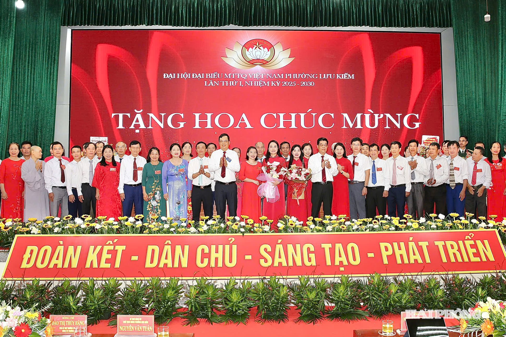 Ủy ban MTTQ phường Lưu Kiếm nhiệm kỳ 2025 - 2030 ra mắt Đại hội.