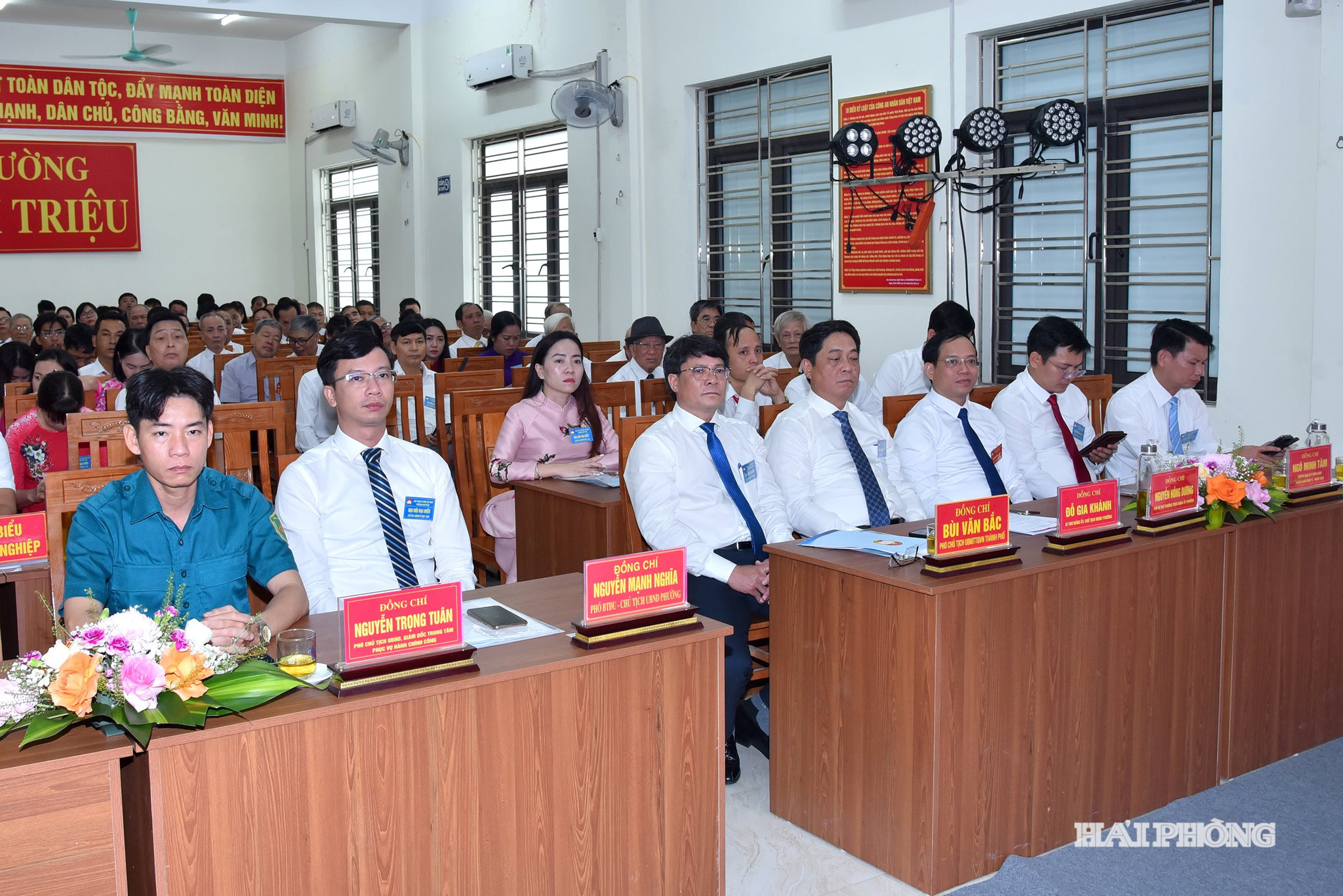Các đại biểu dự Đại hội Uỷ ban MTTQ Việt Nam phường Nam Triệu.