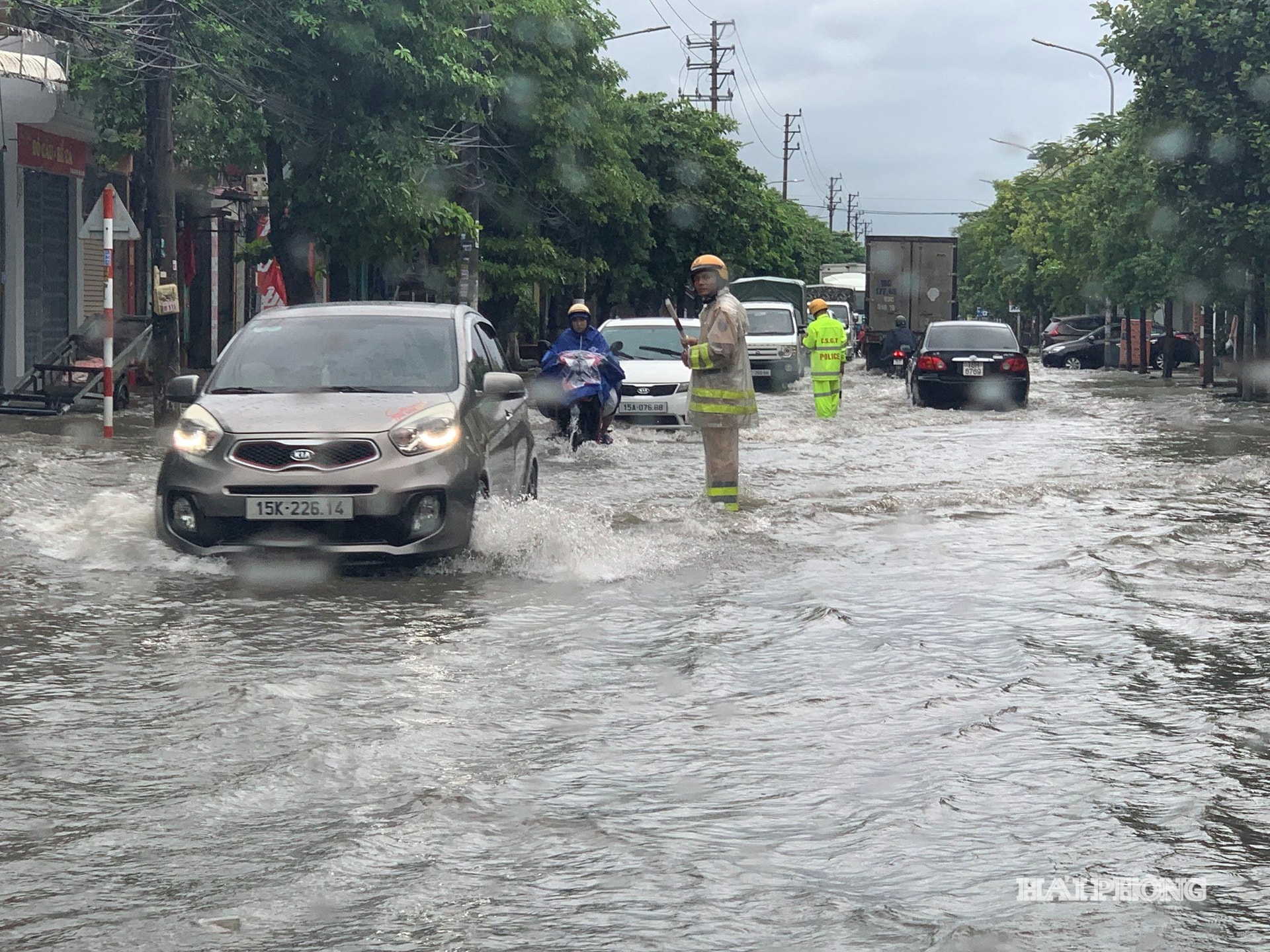 Cảnh báo các điểm có nguy cơ ngập lụt, sạt lở ở Hải Phòng