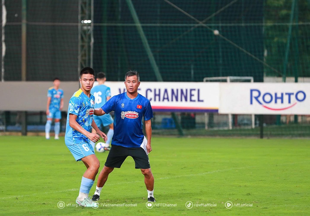 U23 Việt Nam thay người đột xuất, lên đường sang UAE du đấu - Ảnh 1.