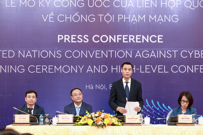 Thứ trưởng Bộ Ngoại giao Đặng Hoàng Giang phát biểu tại họp báo quốc tế. (Ảnh: Minh Sơn/Vietnam+) z7094615155743-8fab8cd1b747d8fa22962fd8624343a1.jpg