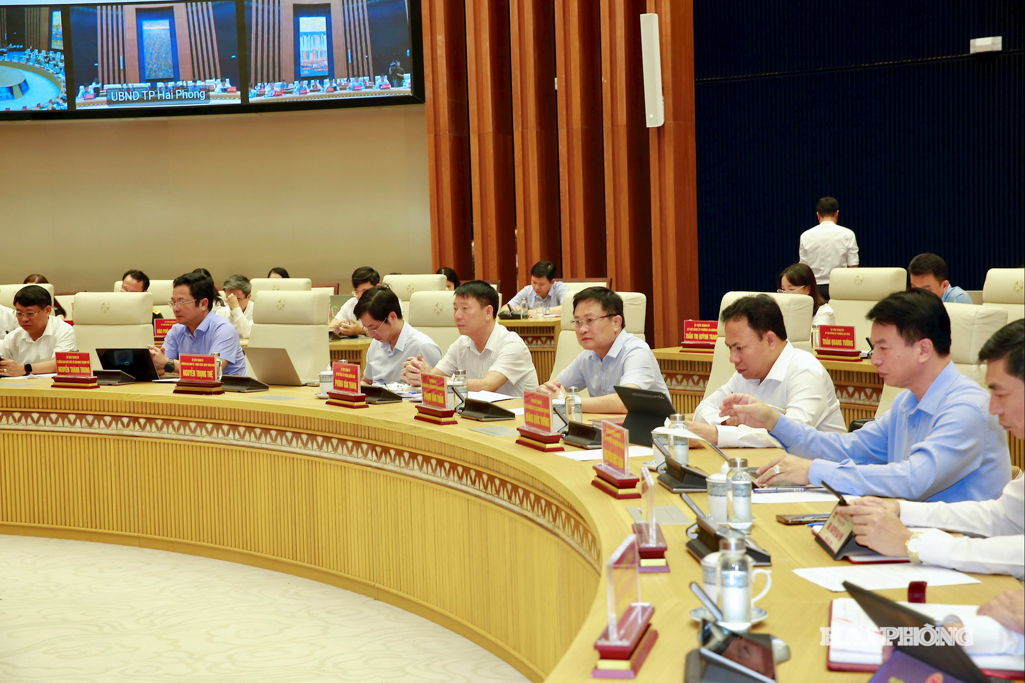 Các đại biểu dự hội nghị