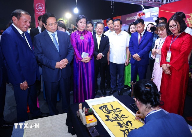 ttxvn-thu-tuong-du-khai-mac-le-hoi-van-hoa-the-gioi-tai-ha-noi-lan-thu-nhat-2.jpg