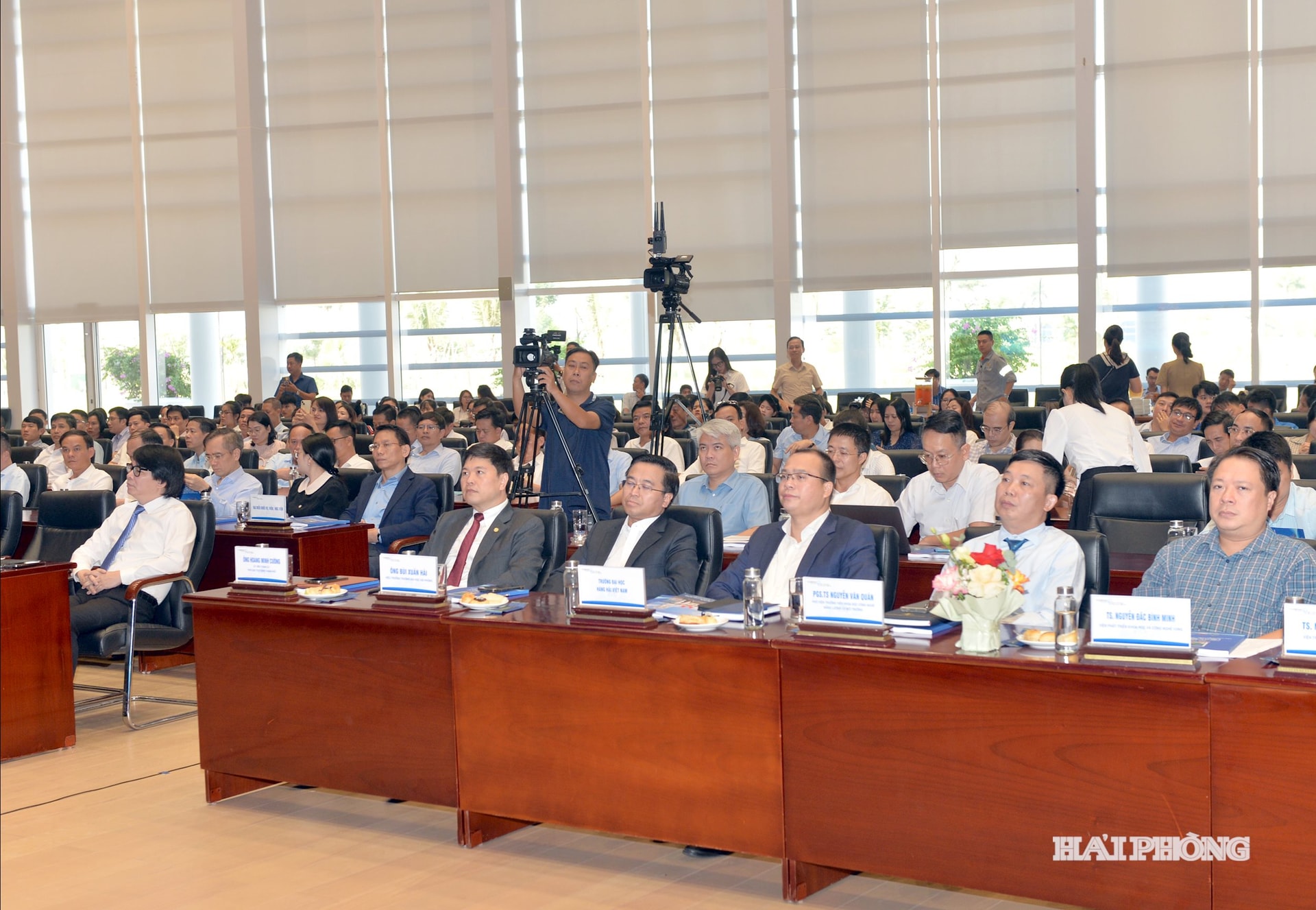 Các đại biểu dự hội thảo