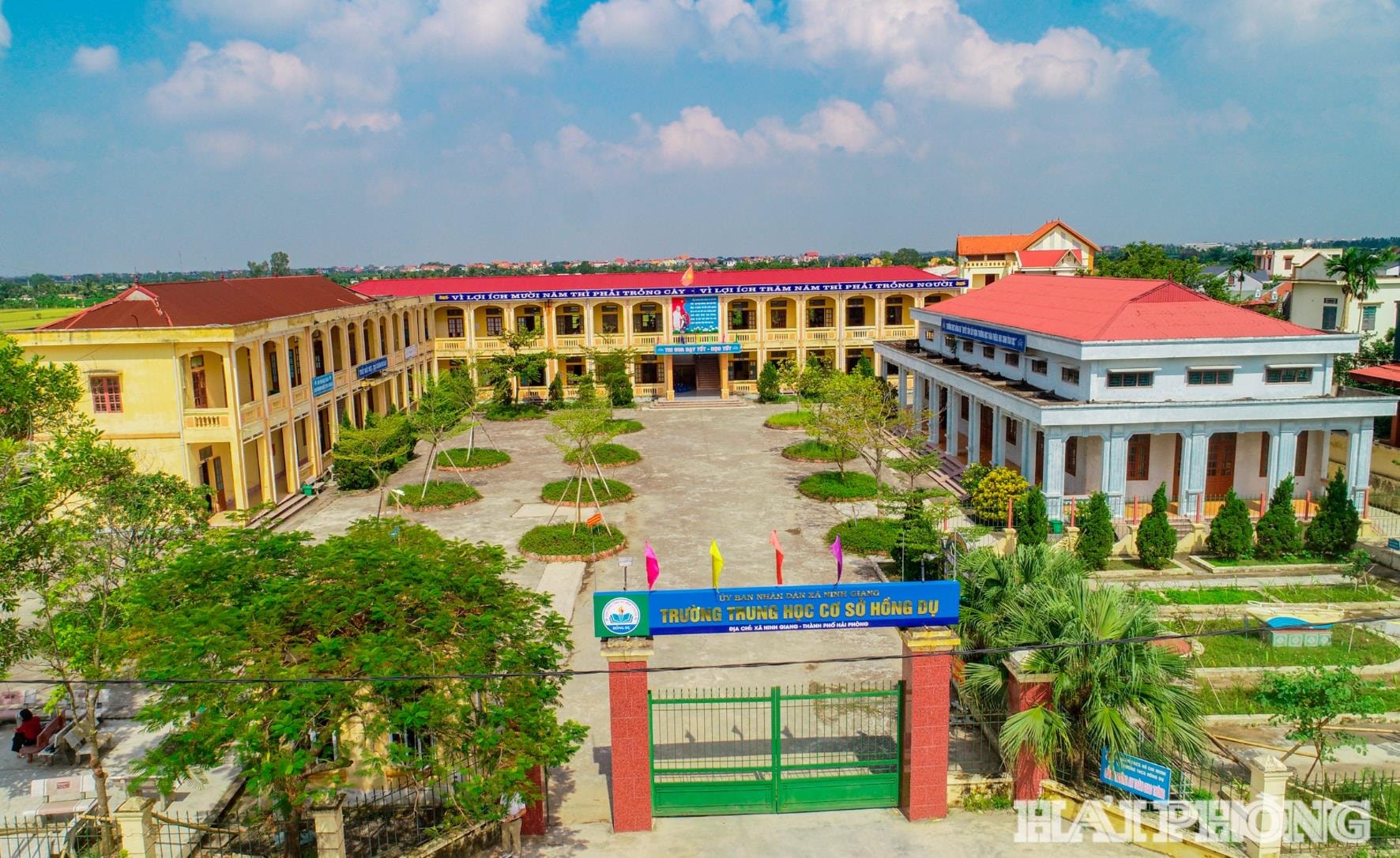 truong-thcs-hong-du-2-(1).jpg