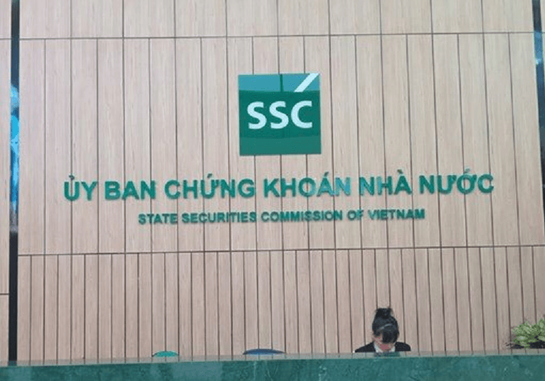 uy-nam-chung-khoan.png