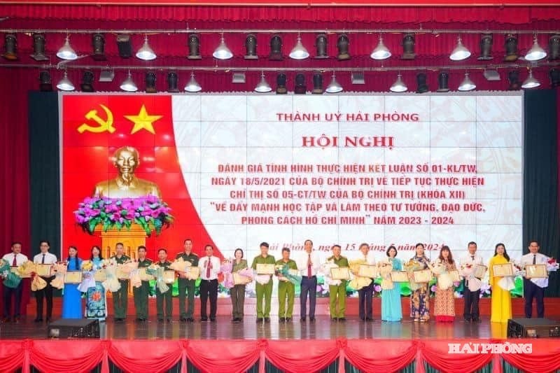 khen-thuong.jpg