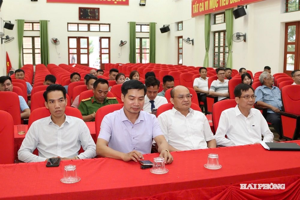 Konferansa katılan delegeler, Vinh Thuan bölgesindeki işletmelerle iletişime geçecek