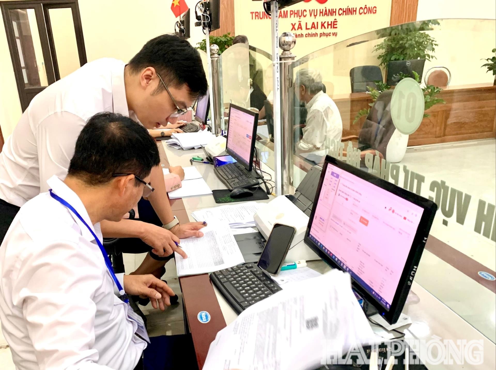 Đoàn kiểm tra tại Trung tâm Phục vụ hành chính công xã Lai Khê.