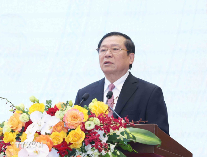 Ông Lại Xuân Môn, Ủy viên Trung ương Đảng, Phó Trưởng Ban Thường trực Ban Tuyên giáo và Dân vận Trung ương phát biểu tại họp báo. (Ảnh: Phương Hoa/TTXVN) ttxvn-hop-bao-quoc-te-cong-bo-du-thao-cac-van-kien-trinh-dai-hoi-xiv-cua-dang-de-lay-y-kien-nhan-dan-8340466.jpg