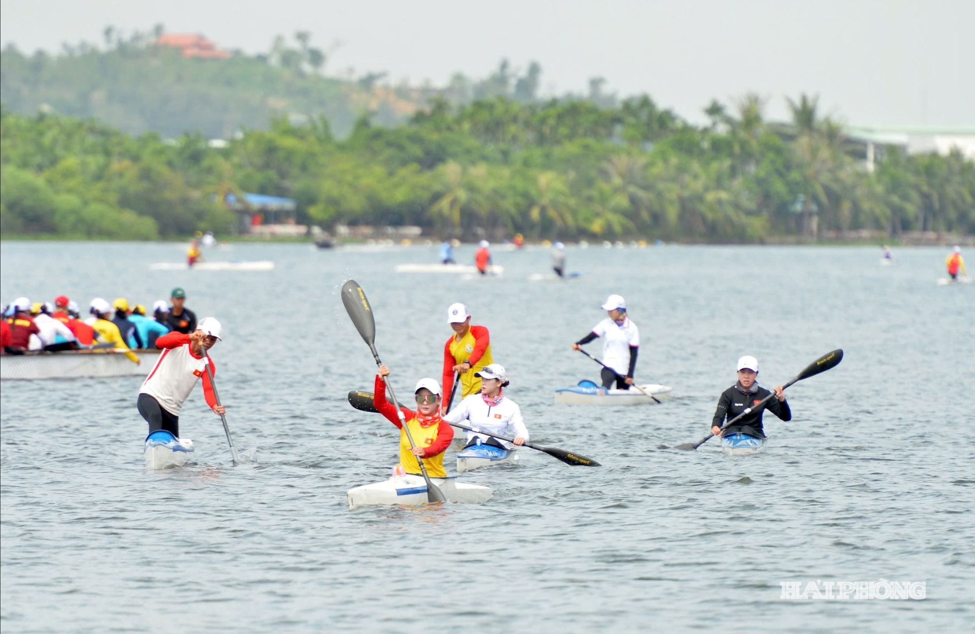 Giải đua thuyền rowing vô địch châu Á là cơ hội để quảng bá các giá trị lịch sử, văn hóa, cảnh quan đặc sắc của Hải Phòng. Ảnh: PHAN TUẤN
