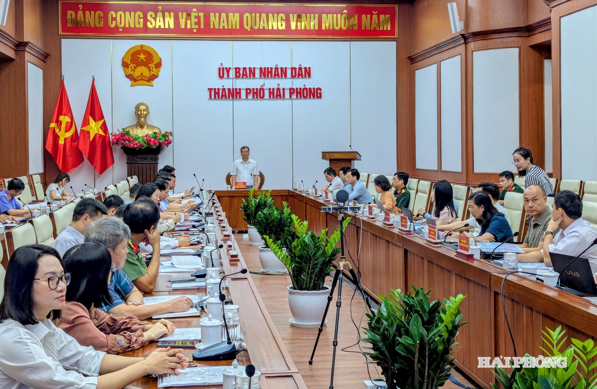 hoi-dong3(1).jpg