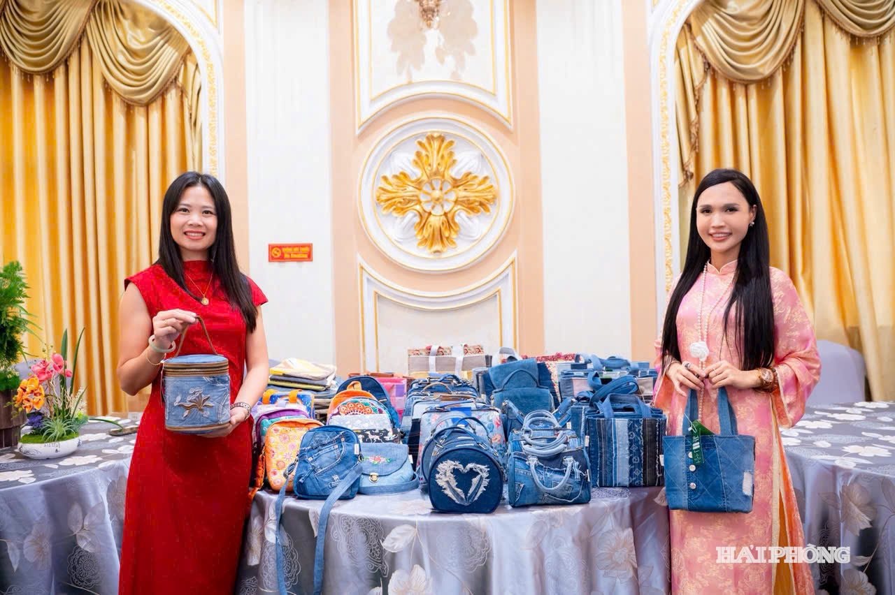 Mevrouw Nguyen Thi Thuy Duong en mevrouw Nguyen Hue zijn medeoprichters van Khue Cac Group Company Limited.