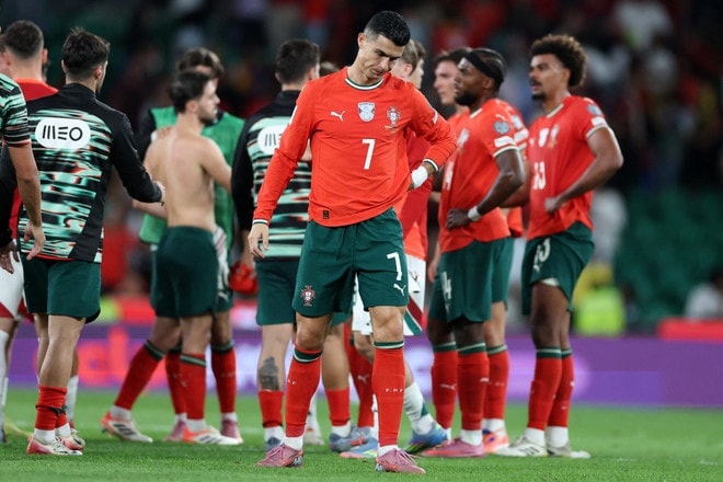 Ronaldo lập cú đúp nhưng Bồ Đào Nha vẫn lỡ vé sớm dự World Cup 2026. roanldo-15.jpg
