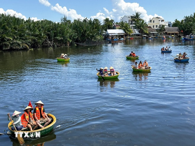 ttxvn-lang-cam-thanh-da-nang-3.jpg