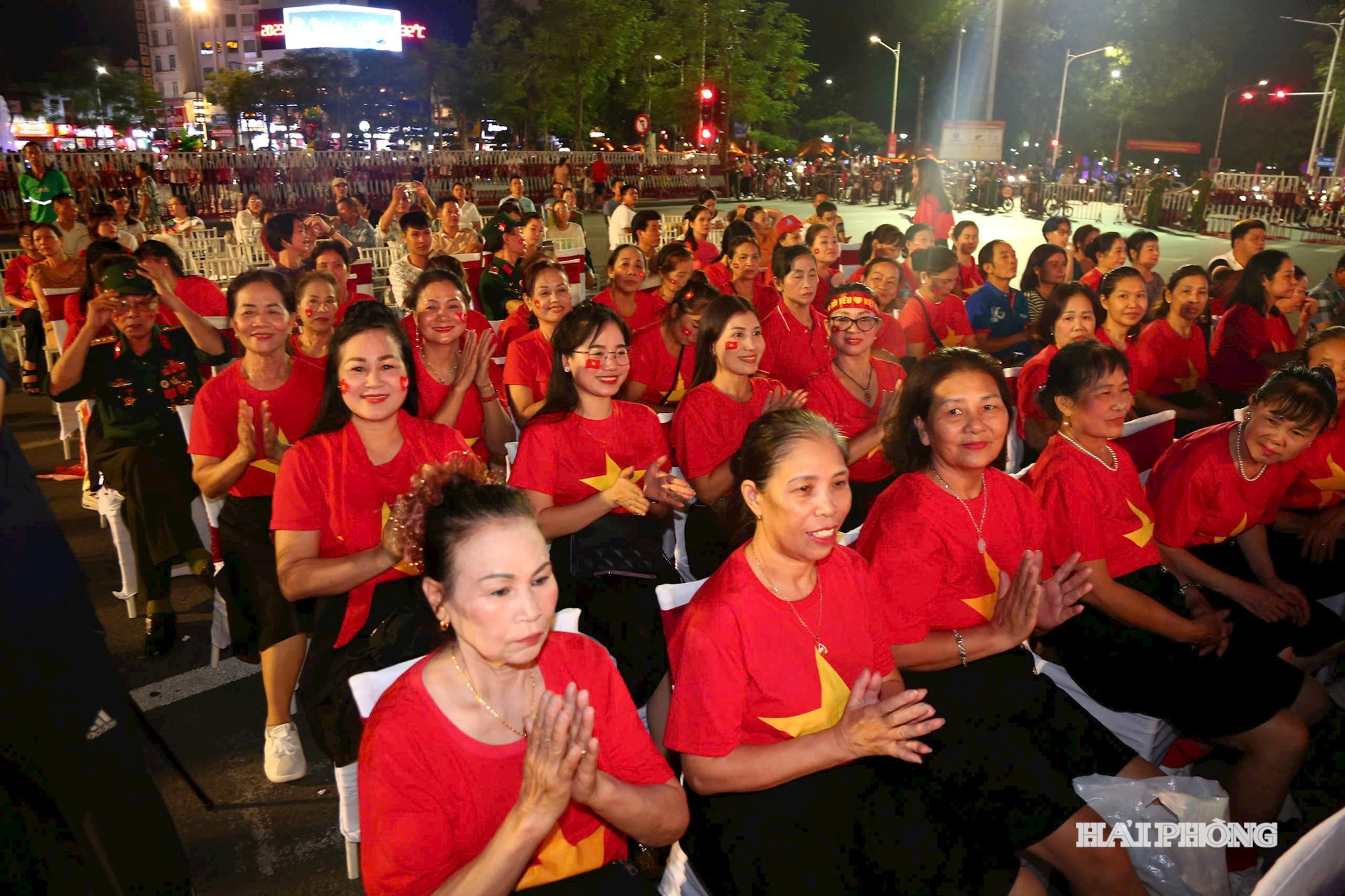 phu-nu-hai-phong1.jpg