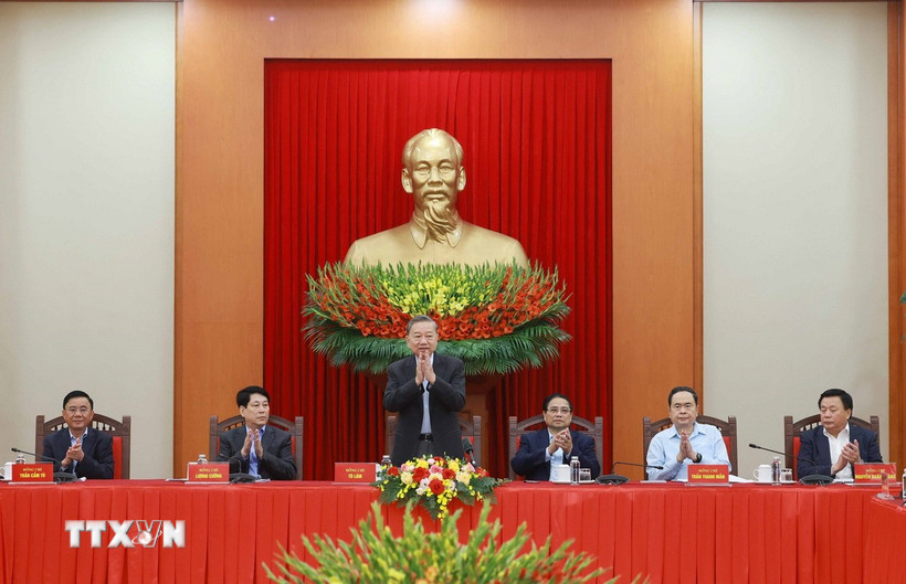 tieu-ban-van-kien.jpg