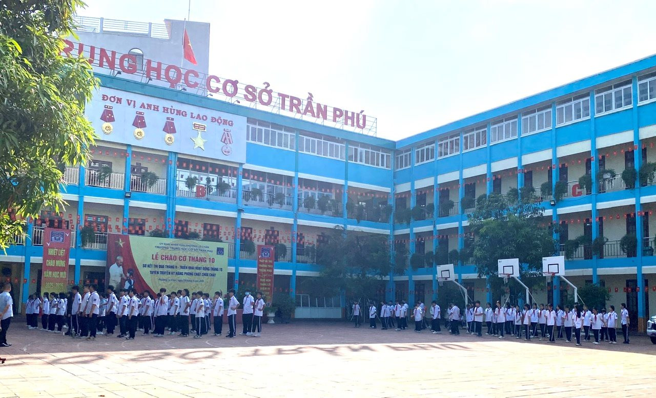 truong-tran-phu.jpg