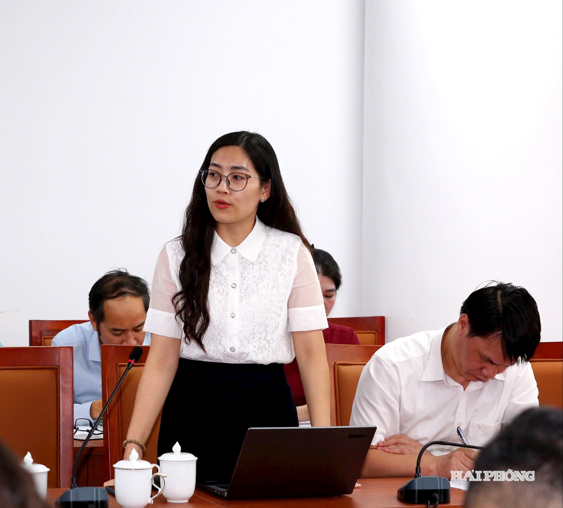 Đại diện Đoàn thanh niên thành phố phát biểu ý kiến