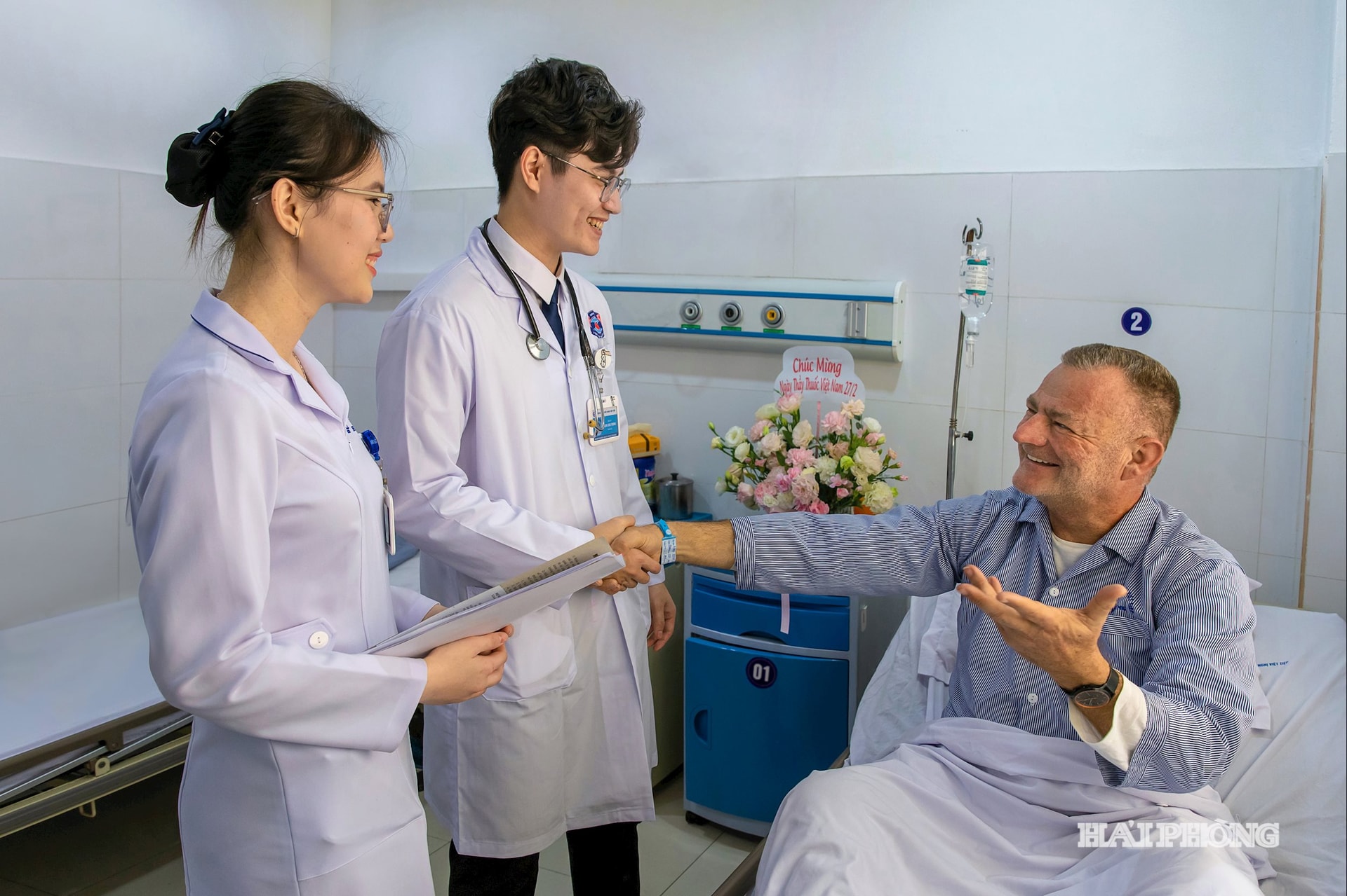 Ett ökande antal utländska patienter, från utlandsboende som bor och arbetar i Vietnam till de som söker medicinsk turism, har kommit att lita på sjukhuset för dess höga professionella standard, engagerade medicinska personal och internationellt certifierade moderna utrustning.