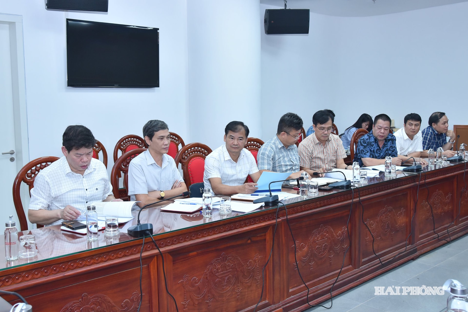 Các đại biểu dự cuộc làm việc.