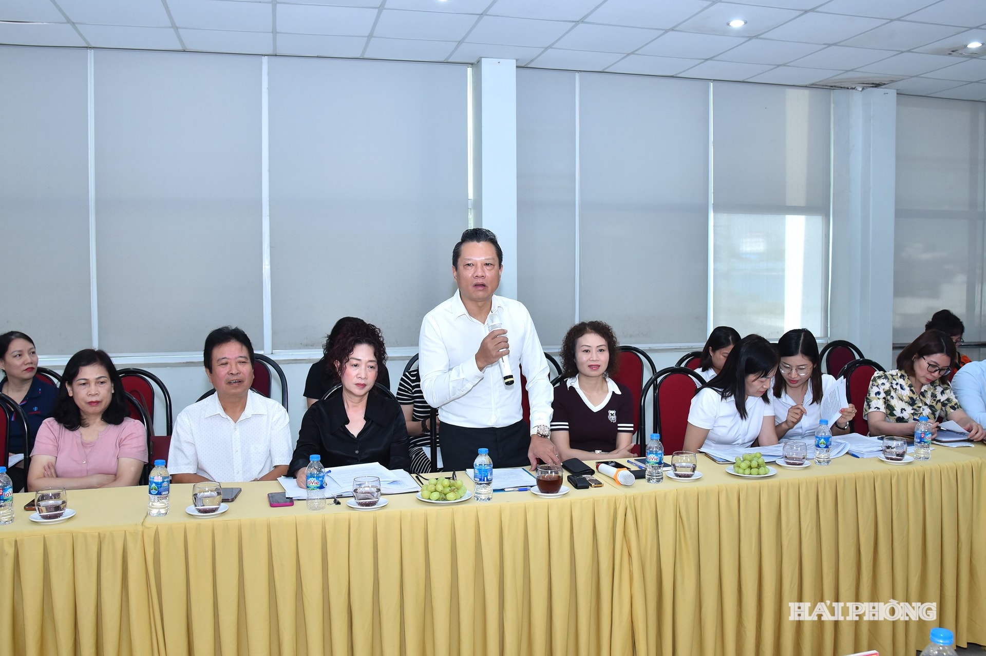 Đại diện doanh nghiệp nêu kiến nghị tại cuộc khảo sát.