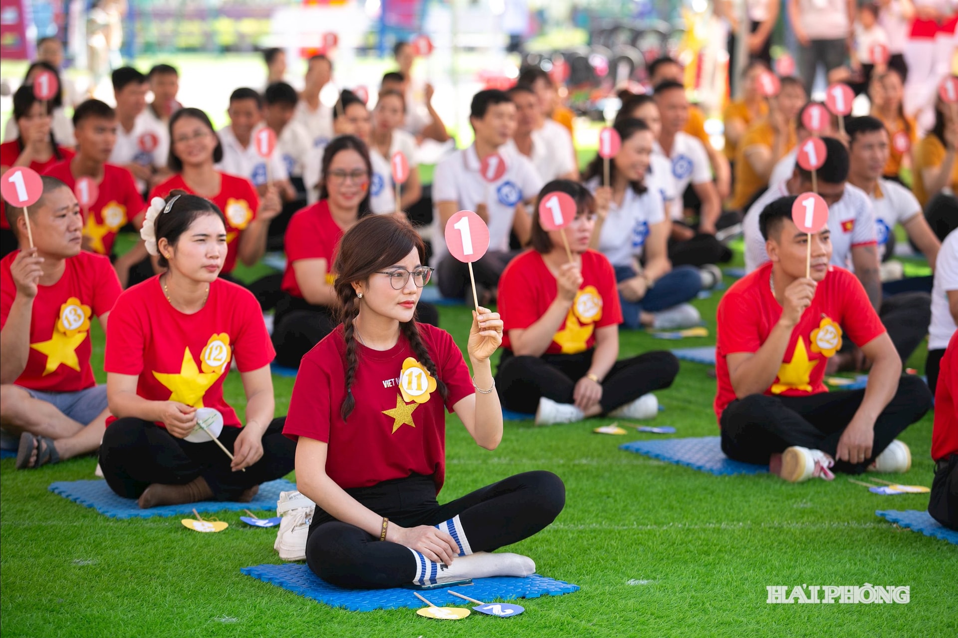Không chỉ kiểm tra kiến thức, phần thi còn giúp phụ huynh cập nhật quy tắc giao thông, từ đó hướng dẫn con trẻ hình thành thói quen đúng khi tham gia giao thông.