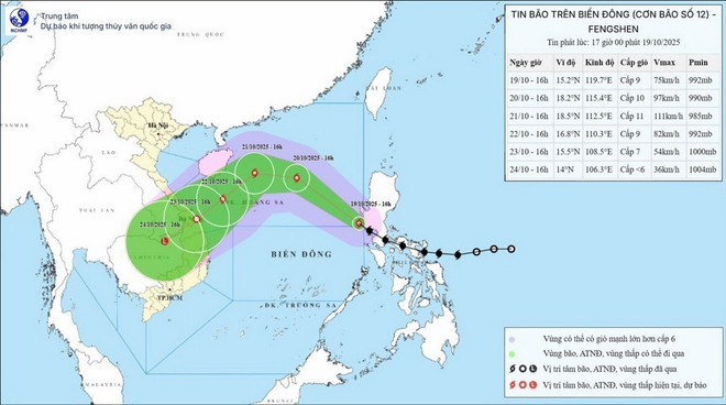 Hướng di chuyển của bão số 12 lúc 19h ngày 19/10. (Ảnh: TTXVN phát) con-bao-so-12.jpg