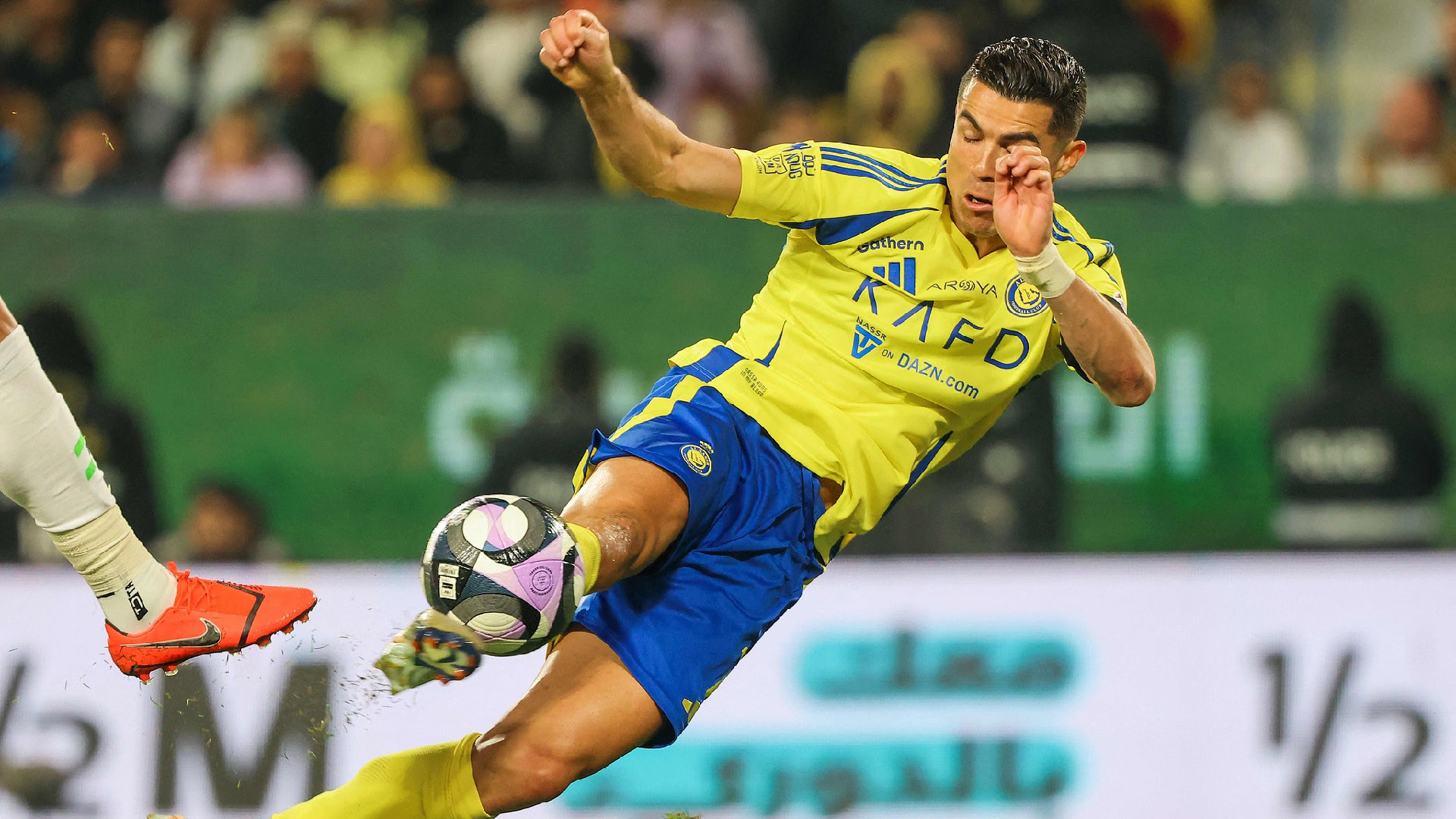 Đá hỏng 11m nhưng lập siêu phẩm, Ronaldo giúp Al Nassr đại thắng, xây chắc ngôi đầu Saudi Pro League - Ảnh 1. Ronaldo